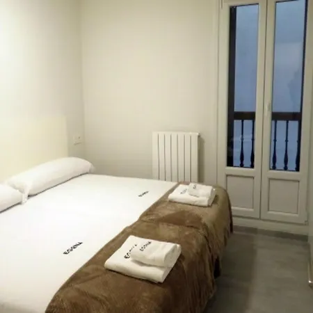 Kiriki Ideal 2 Personas, Centro Pueblo By Egona * Zarautz